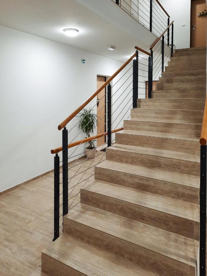 Enjoy Pula - New Apt With Terrace And Free Parking Garage Екстер'єр фото