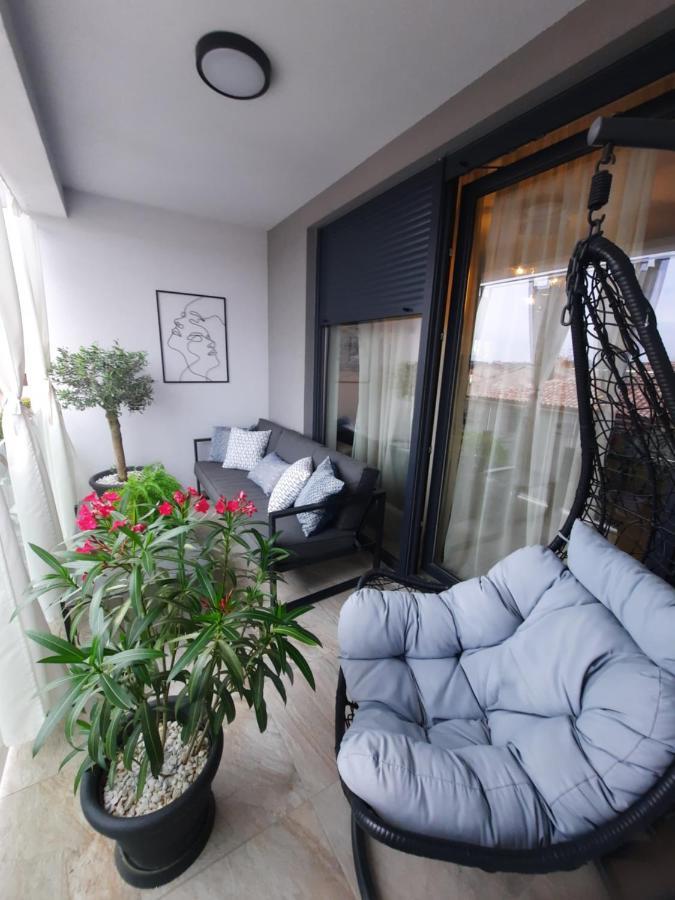 Enjoy Pula - New Apt With Terrace And Free Parking Garage Екстер'єр фото